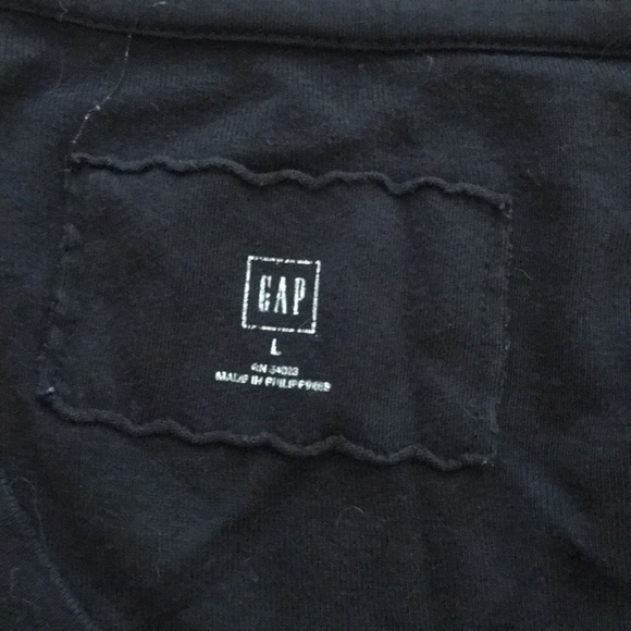 Gap girls’ size L black v neck tee - Picture 2 of 3